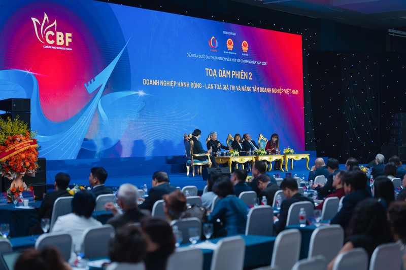 Các diễn giả tham dự phiên thảo luận "Doanh nghiệp hành động - Lan toả giá trị và nâng tầm doanh nghiệp Việt Nam"