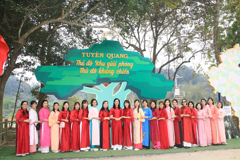 Công ty CP Gang thép Thái Nguyên đẩy mạnh các phong trào nữ công nhân viên chức lao động gắn với thực hiện nghị quyết của Đảng và Công đoàn các cấp. Ảnh: P.C