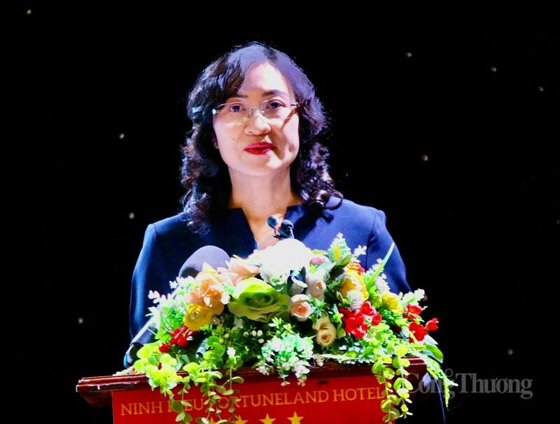 Thứ trưởng Bộ Công Thương Phan Thị Thắng phát biểu tại hội nghị.