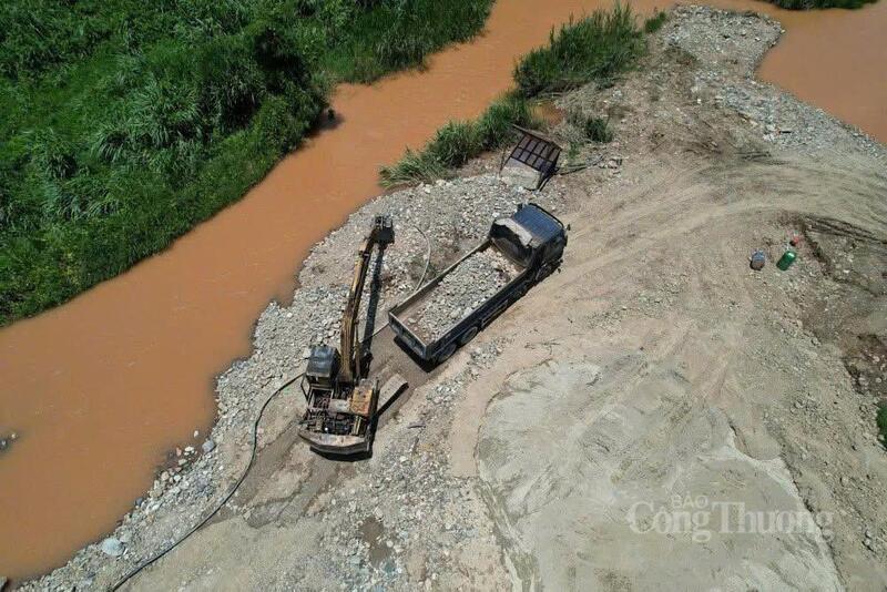 Một điểm khai thác khoáng sản tại tỉnh Lâm Đồng. Ảnh: Minh An