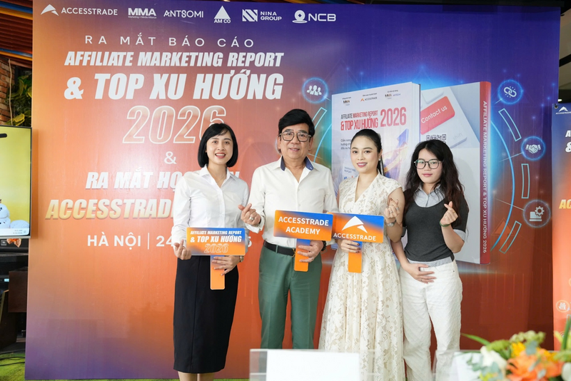 Ông Nguyễn Trường Sơn và các khách mời tham dự sự kiện ra mắt Affiliate Report & Top xu hướng 2026