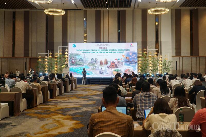 TP. Đà Nẵng công bố Chương trình kích cầu thu hút khách du lịch đến Đà Nẵng năm 2026 “Đà Nẵng - Chạm về nguyên bản” và Chương trình xúc tiến thu hút khách du lịch MICE Đà Nẵng năm 2026