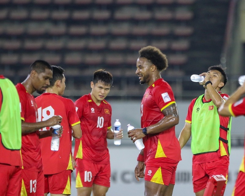 ĐT Việt Nam đối đầu Bangladesh trong trận giao hữu quốc tế FIFA Days tại sân vận động Hàng Đẫy.