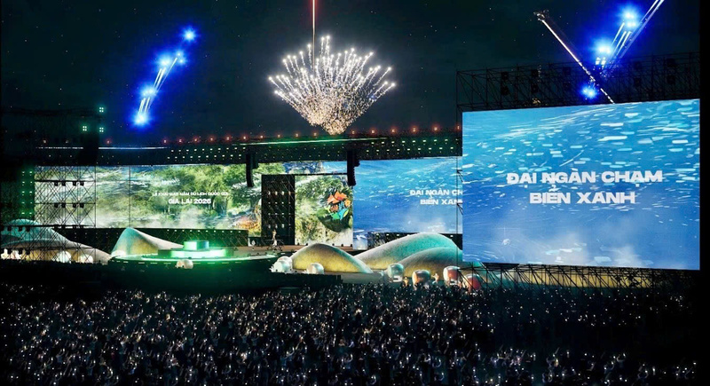 Phối cảnh sân khấu diễn ra đêm khai mạc Năm Du lịch Quốc gia - Gia Lai 2026.