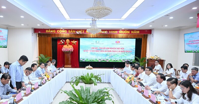 Đoàn công tác của UBND tỉnh Nghệ An làm việc với UBND tỉnh Đồng Nai. Ảnh: Thành Cường