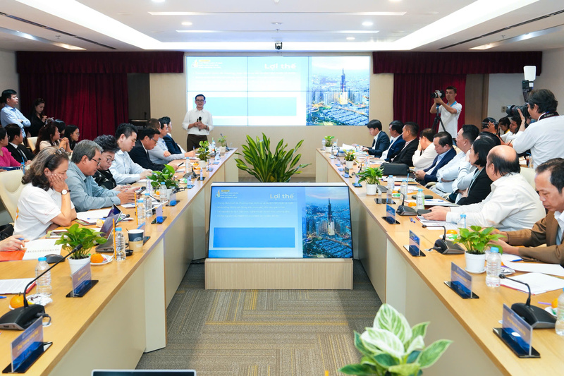 PGS.TS Đinh Tiên Minh, Trưởng bộ môn Marketing, Khoa Kinh doanh quốc tế & Marketing, Trường Kinh doanh UEH (Đại học Kinh tế TP. Hồ Chí Minh).