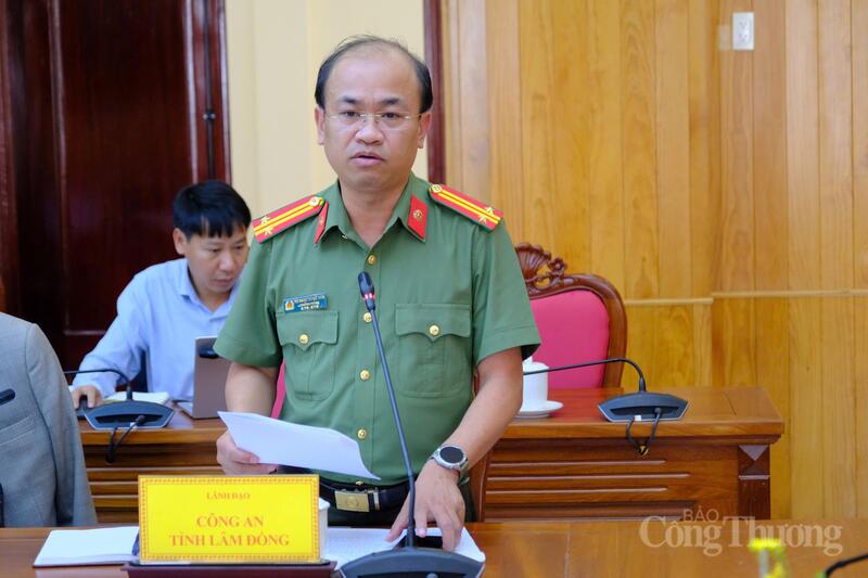 Đại diện lãnh đạo Công an tỉnh Lâm Đồng phát biểu tại buổi làm việc. Ảnh: Lê Sơn