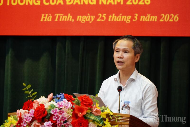 Phó Trưởng ban Tuyên giáo và Dân vận Tỉnh ủy Hà Tĩnh Lê Văn Khánh phát biểu. Ảnh: Phúc Sơn