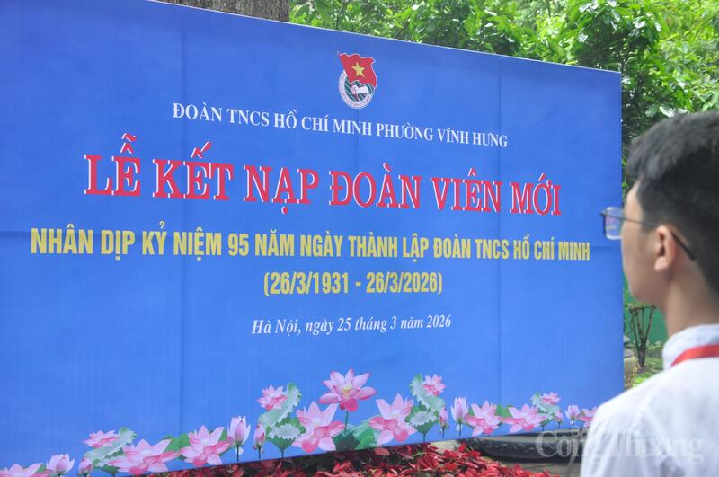 Cũng trong ngày, Lễ kết nạp Đoàn viên mới của Đoàn Thanh niên Cộng sản Hồ Chí Minh phường Vĩnh Hưng đã được tổ chức trang nghiêm tại Nhà 67 - di tích lịch sử đặc biệt trong Khu di tích Phủ Chủ tịch, hướng tới kỷ niệm 95 năm Ngày thành lập Đoàn (26/3).