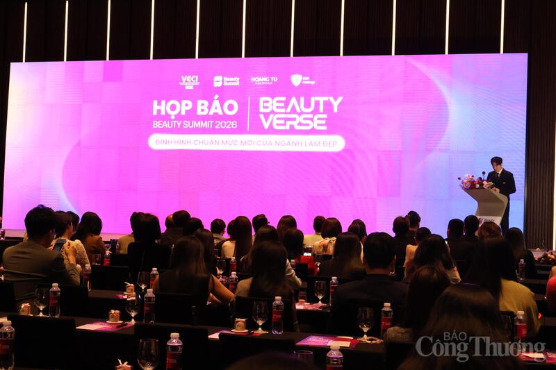 Toàn cảnh họp báo Beauty Summit 2026 tại Hà Nội. Ảnh: Bảo Thoa