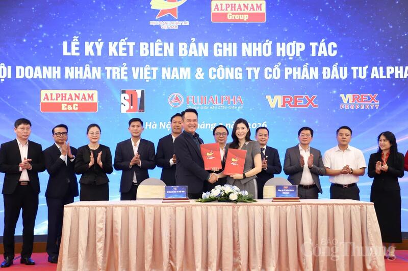 Lễ ký kết các biên bản ghi nhớ hợp tác giữa Trung ương Hội Doanh nhân trẻ Việt Nam, Câu lạc bộ Xúc tiến Thương mại và Đầu tư doanh nhân trẻ Việt Nam với các doanh nghiệp hội viên.