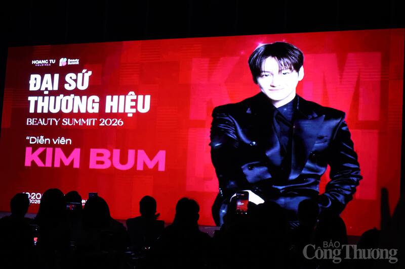 Nam diễn viên nổi tiếng Hàn Quốc Kim Bum trong vai trò đại sứ thương hiệu của Beauty Summit 2026. Ảnh: Bảo Thoa