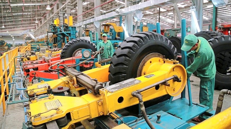 Cải tiến chất lượng trong sản xuất lốp Radial - sản phẩm của Công ty Cổ phần Cao su Đà Nẵng đáp ứng yêu cầu trong nước và xuất khẩu. Ảnh: DRC