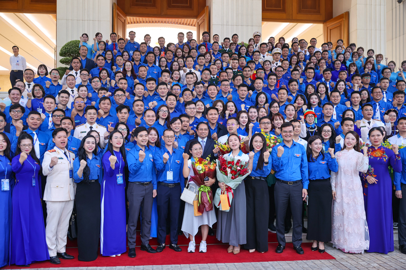 Thủ tướng và các đại biểu dự gặp mặt - Ảnh: VGP/Nhật Bắc