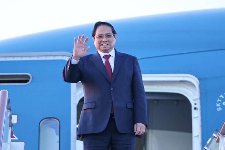 Chiều tối cùng ngày, Thủ tướng Chính phủ Phạm Minh Chính và đoàn đại biểu cấp cao Việt Nam rời Thủ đô Moskva lên đường về nước, kết thúc tốt đẹp chuyến công tác - Ảnh: VGP/Nhật Bắc