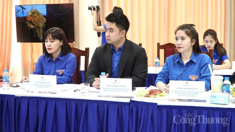 Đại diện Ban Thường vụ Đoàn Thanh niên Bộ Công Thương tham dự hội thảo. Ảnh: Minh Trang