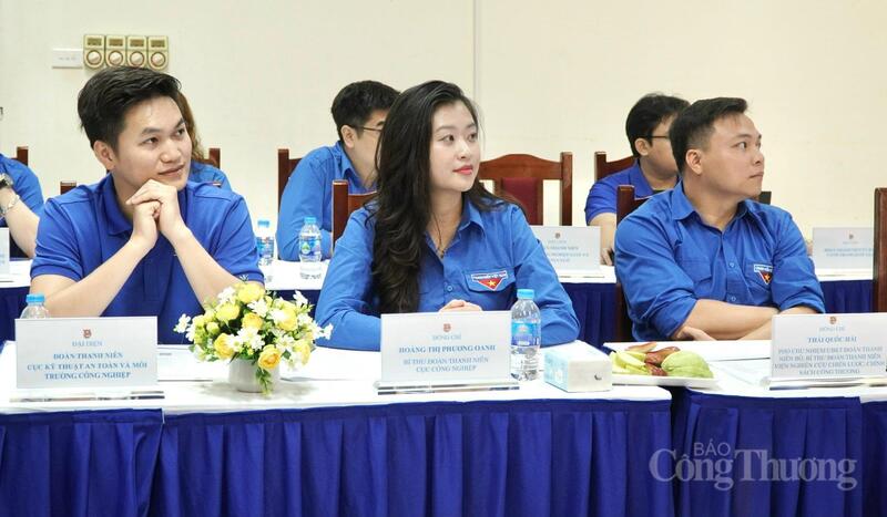 Đại diện các cơ sở Đoàn trực thuộc tham dự Hội thảo. Ảnh: Minh Trang