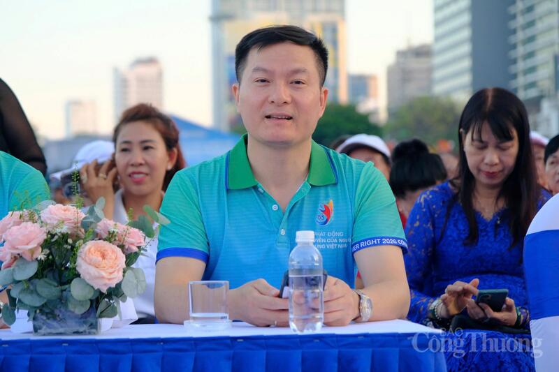 Ông Phan Thế Thắng, Phó Trưởng ban Bảo vệ người tiêu dùng, Ủy ban Cạnh tranh quốc gia. Ảnh: Lê Sơn