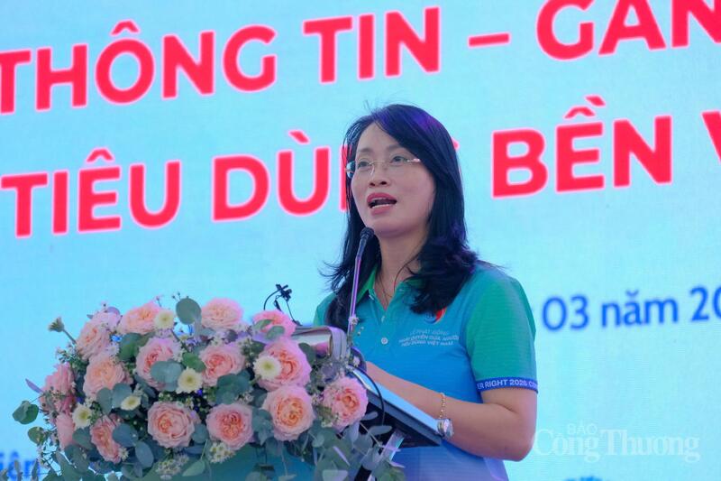 Bà Nguyễn Quỳnh Anh, Phó Chủ tịch Ủy ban Cạnh tranh quốc gia (Bộ Công Thương) phát biểu khai mạc chương trình. Ảnh: Lê Sơn