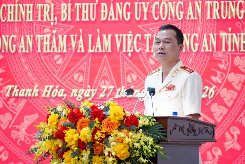 Thiếu tướng Tô Anh Dũng, Giám đốc Công an tỉnh phát biểu đáp từ. Ảnh: Công an Thanh Hóa