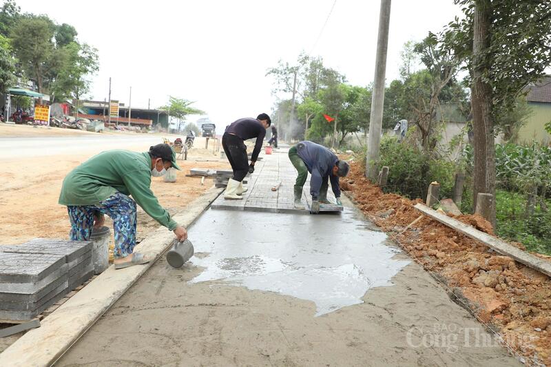 Không khí thi công tại các dự án trên địa bàn tỉnh Hà Tĩnh đang diễn ra hết sức khẩn trương. Ảnh: Phúc Sơn