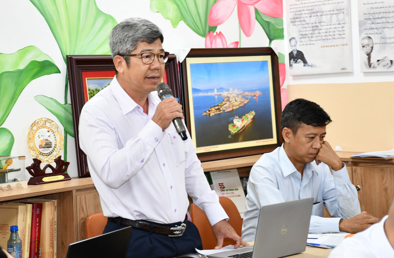 Lãnh đạo Sở Công Thương TP. Hồ Chí Minh, đại diện các phòng, ban chuyên môn đề xuất, kiến nghị với Lãnh đạo Bộ Công Thương tháo gỡ những vướng mắc, điểm nghẽn và các giải pháp hỗ trợ Thành phố đạt mục tiêu tăng trưởng hai con số tại buổi làm việc. Ảnh: Thanh Minh