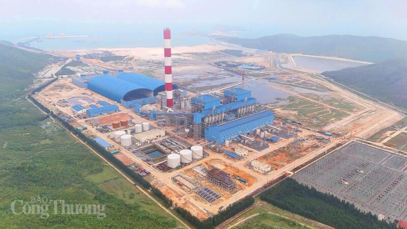 Theo EVNPMB2, định hướng phát triển Trung tâm Điện lực Quảng Trạch được triển khai phù hợp với Quy hoạch điện VIII và chủ trương chuyển dịch cơ cấu nguồn diện theo hướng tăng dần tỷ trọng các nguồn phát thải thấp, thực hiện cam kết phát thải ròng bằng “0” của Việt Nam.