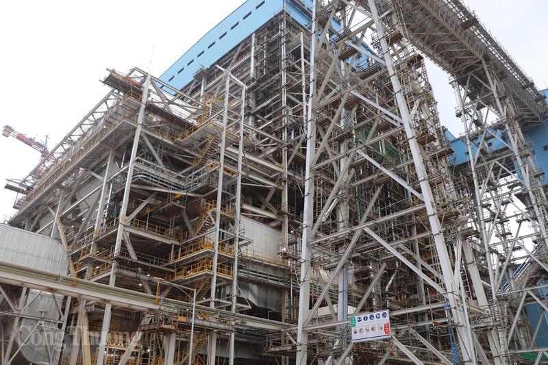 Hiện nay, EVNPMB2 đang tập trung cao độ nguồn lực, huy động nhân lực, thiết bị và phối hợp chặt chẽ với nhà thầu EPC nhằm bám sát các mốc tiến độ, thực hiện nghiêm chỉ đạo của Chính phủ và Bộ Công Thương.