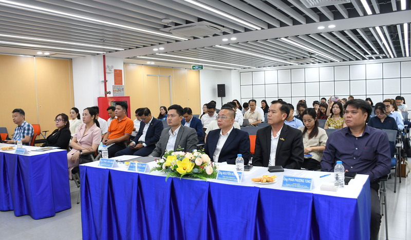 Đại biểu tham dự sự kiện. Ảnh: Minh Khuê.