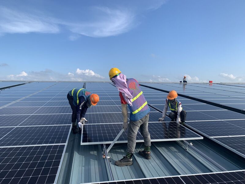 Song song với phát triển năng lượng tái tạo, cần xây dựng hệ thóng lưu trữ điện năng.