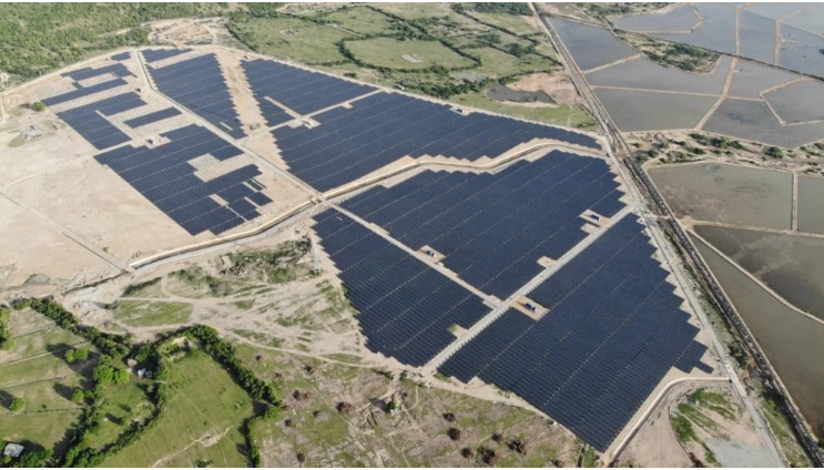Dự án Điện mặt trời Hacom Solar giai đoạn 2 tại xã Thuận Nam, với tổng vốn đầu tư khoảng 963 tỷ đồng. Ảnh minh họa.