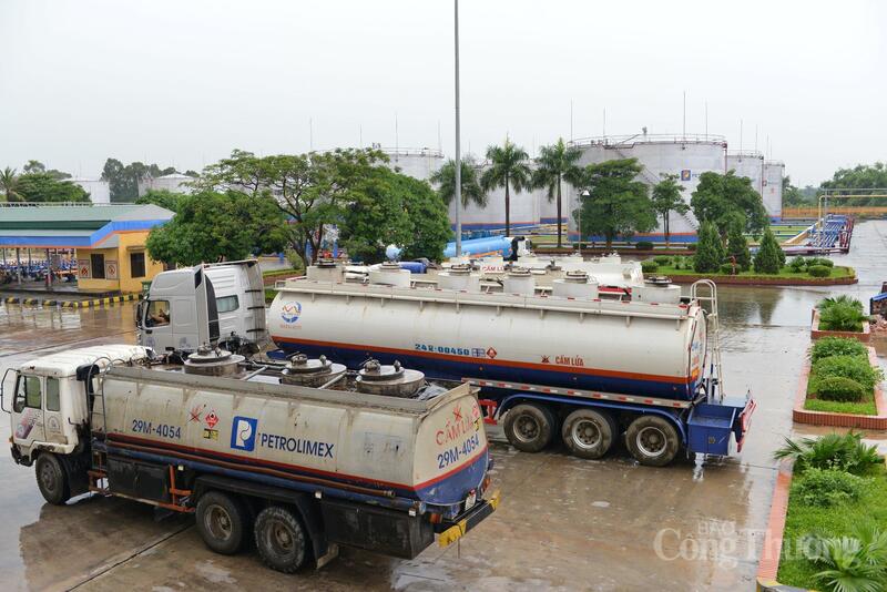 Hệ thống cung ứng và dự trữ xăng dầu của Việt Nam hiện được thiết kế theo ba tầng. Ảnh minh họa: Cấn Dũng