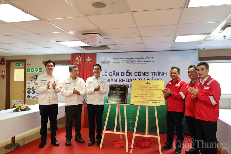 Lễ gắn biển công trình chào mừng kỷ niệm 51 năm ngày Giải phóng miền Nam - thống nhất đất nước (30/4/1975 - 30/4/2026) và hướng đến chào mừng 25 năm Ngày thành lập Tổng công ty PV Drilling.