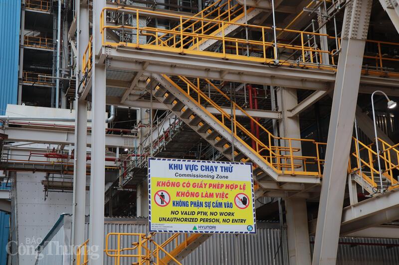 Công tác quản lý chất lượng và HSE (an toàn - sức khỏe - môi trường) tại dự án được triển khai nghiêm ngặt theo mô hình hợp đồng EPC quốc tế, bảo đảm kiểm soát toàn diện từ khâu thiết kế, mua sắm, thi công đến chạy thử.