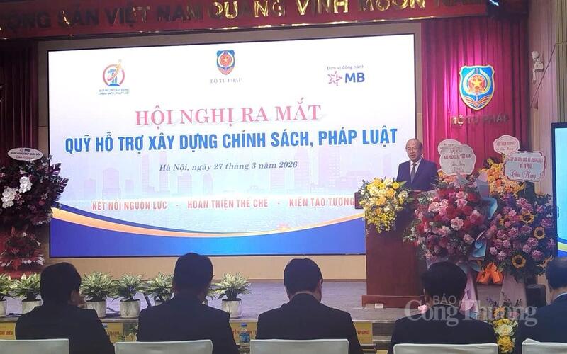 Thứ trưởng Bộ Tư pháp Phan Chí Hiếu phát biểu chỉ đạo tại hội nghị. Ảnh: Hải Sơn