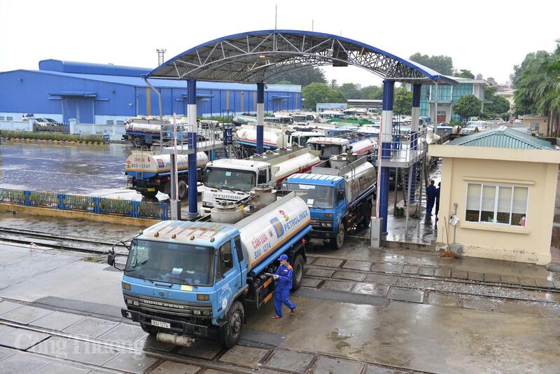 Nguồn cung xăng dầu trong nước được đảm bảo khi thị trường toàn cầu gặp nhiều thách thức. Ảnh: Cấn Dũng
