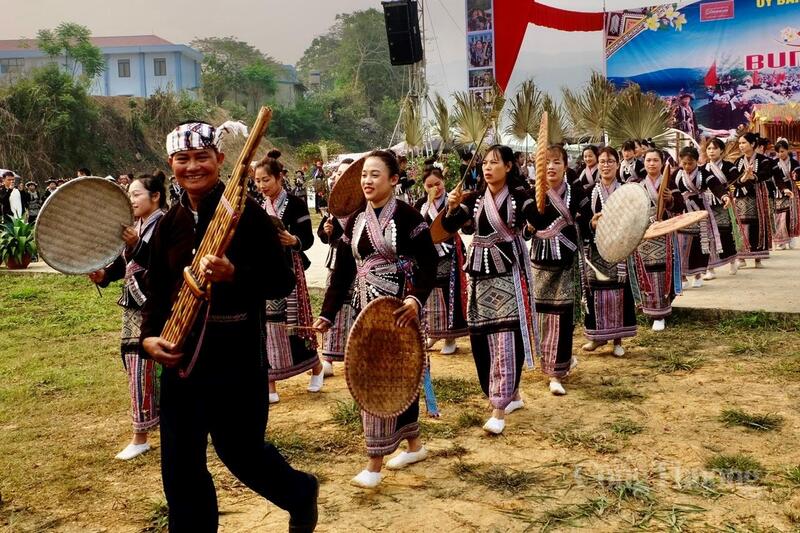 Nghi lễ được diễn ra khá độc đáo và đặc sắc.