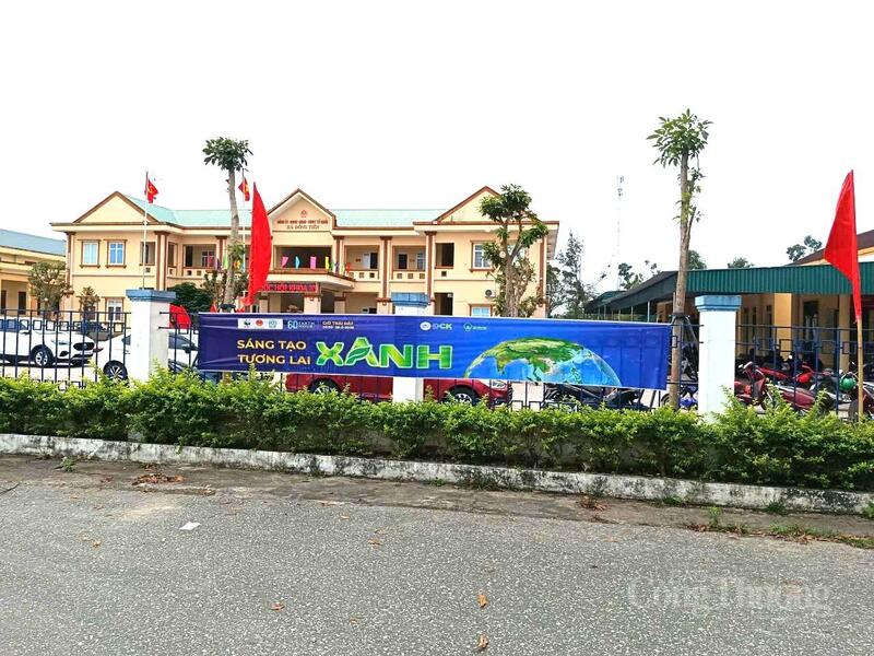 Băng rôn, khẩu hiệu hướng đến sự kiện Giờ trái đất được treo tại các trung tâm hành chính, trụ sở ủy ban lan tỏa thông điệp tiết kiệm điện đến người dân. Ảnh: Trọng Tùng