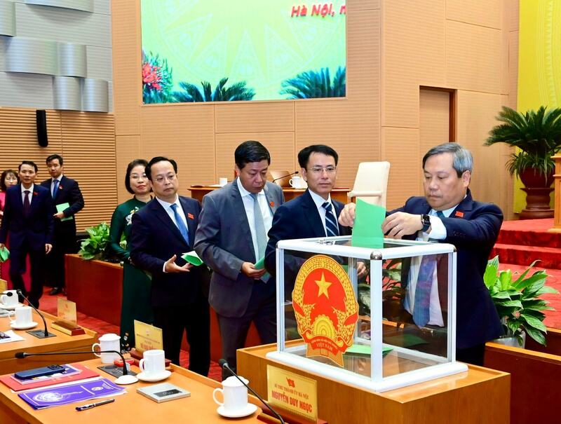 Tại kỳ họp thứ nhất, HĐND thành phố đã bầu đồng chí Vũ Đại Thắng giữ chức vụ Chủ tịch UBND thành phố Hà Nội. Ảnh: Thành Thái