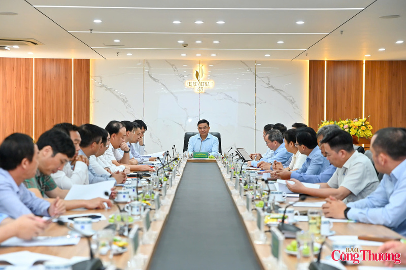 Quyền Bộ trưởng Lê Mạnh Hùng đã có buổi làm việc với BSR về các vấn đề liên quan đến an ninh năng lượng trong thời điểm phức tạp do chiến sự ở Trung Đông. Ảnh: Nam Nguyễn