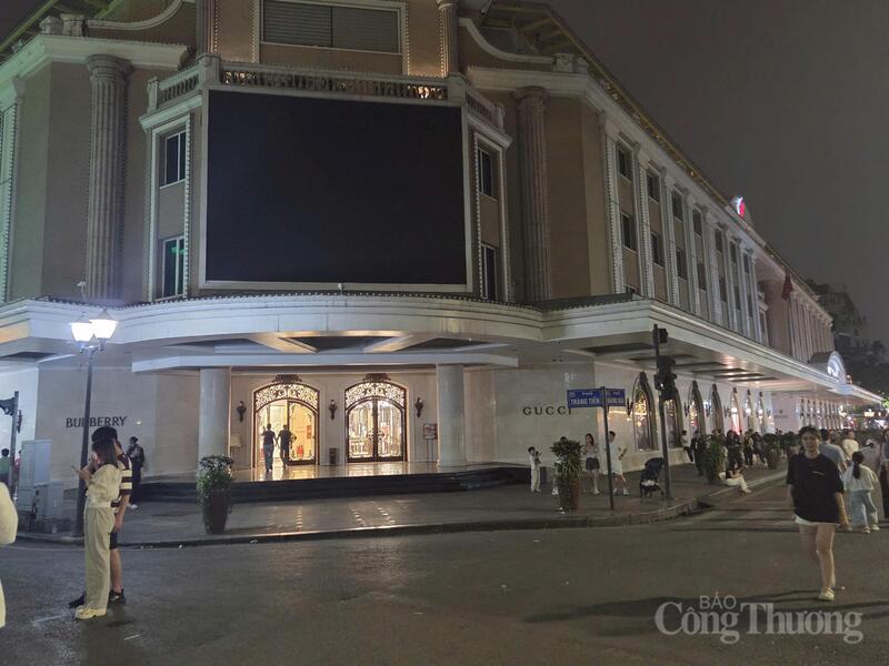 Tràng Tiền Plaza.