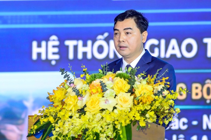 Phó Bí thư Tỉnh ủy, Chủ tịch UBND tỉnh Thanh Hóa Nguyễn Hoài Anh phát biểu khai mạc hội nghị. Ảnh: Hoàng Đông