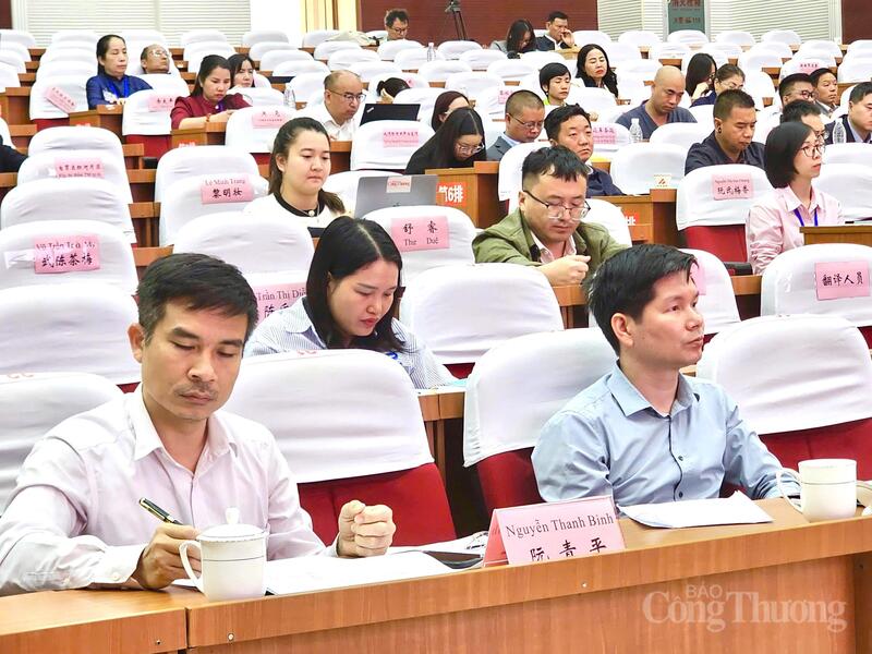 Đại diện lãnh đạo các Sở Công Thương Việt Nam tham dự toạ đàm. Ảnh: Đỗ Nga