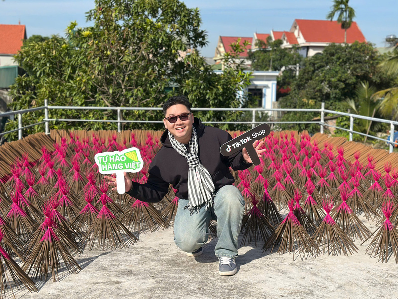 KOL Việt Anh trong sự kiện Tự hào hàng Việt. Ảnh: VA