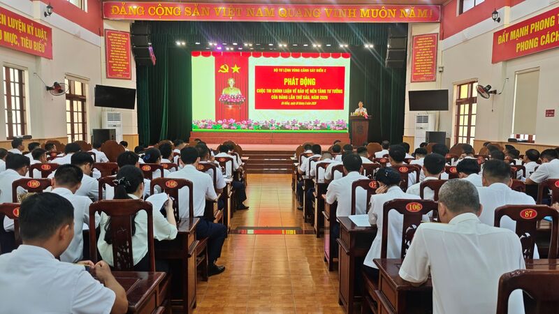 Quang cảnh Bộ Tư lệnh Vùng Cảnh sát biển 2 phát động Cuộc thi chính luận “Bảo vệ nền tảng tư tưởng của Đảng” lần thứ sáu, năm 2026. Ảnh: Nam Trung