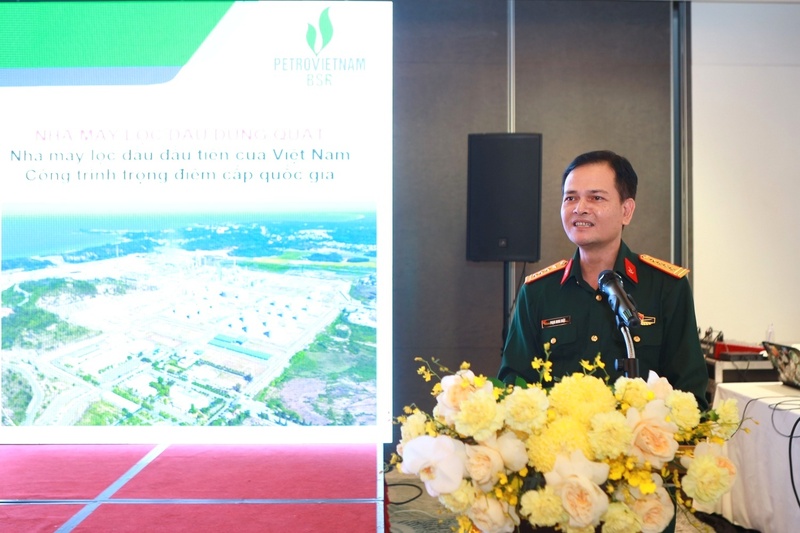 Đại tá Phạm Minh Nhật, Phó Cục trưởng Cục Xăng dầu (Bộ Quốc phòng) nhận định, nhiên liệu đặc chủng do BSR sản xuất được đánh giá cao từ khả năng tăng tốc, vận hành đến độ tinh khiết của nhiên liệu. Ảnh BSR