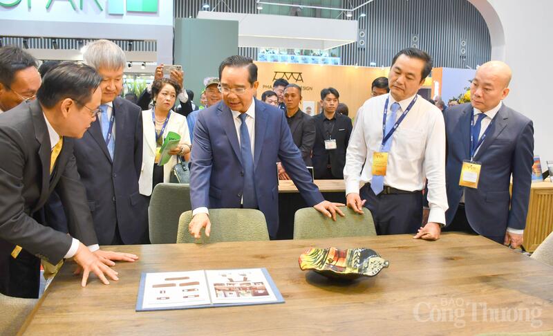 Trong năm 2026, ngành công Thương TP. Hồ Chí Minh tiếp tục đẩy mạnh các hoạt động xúc tiến thương mại, kết nối cung - cầu, đồng thời hỗ trợ doanh nghiệp mở rộng thị trường xuất khẩu, tận dụng hiệu quả các hiệp định thương mại tự do, từng bước tham gia sâu hơn vào chuỗi giá trị và chuỗi cung ứng toàn cầu. Ảnh minh họa.