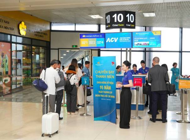 Vietnam Airlines thắp sáng tinh thần nhiệt huyết trên 'Chuyến bay Thanh niên' 2026 - 6