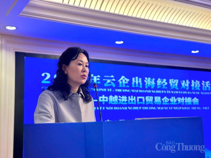 Bà Lý Dực – Phó Giám đốc Sở Thương mại tỉnh Vân Nam phát biểu tại sự kiện. Ảnh: Đỗ Nga