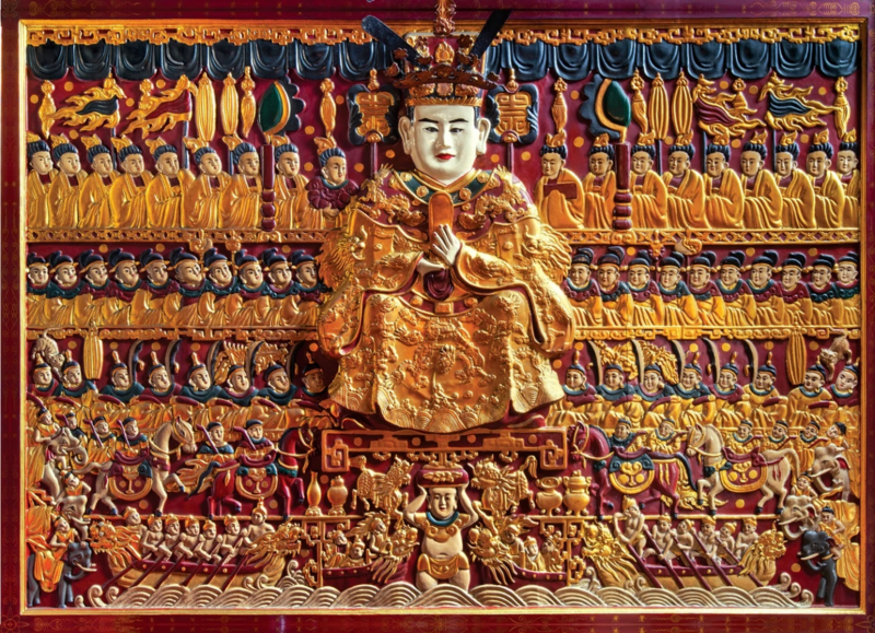 Bức phù điêu thờ Đức Quốc tổ Lạc Long Quân được công nhận là bảo vật quốc gia.